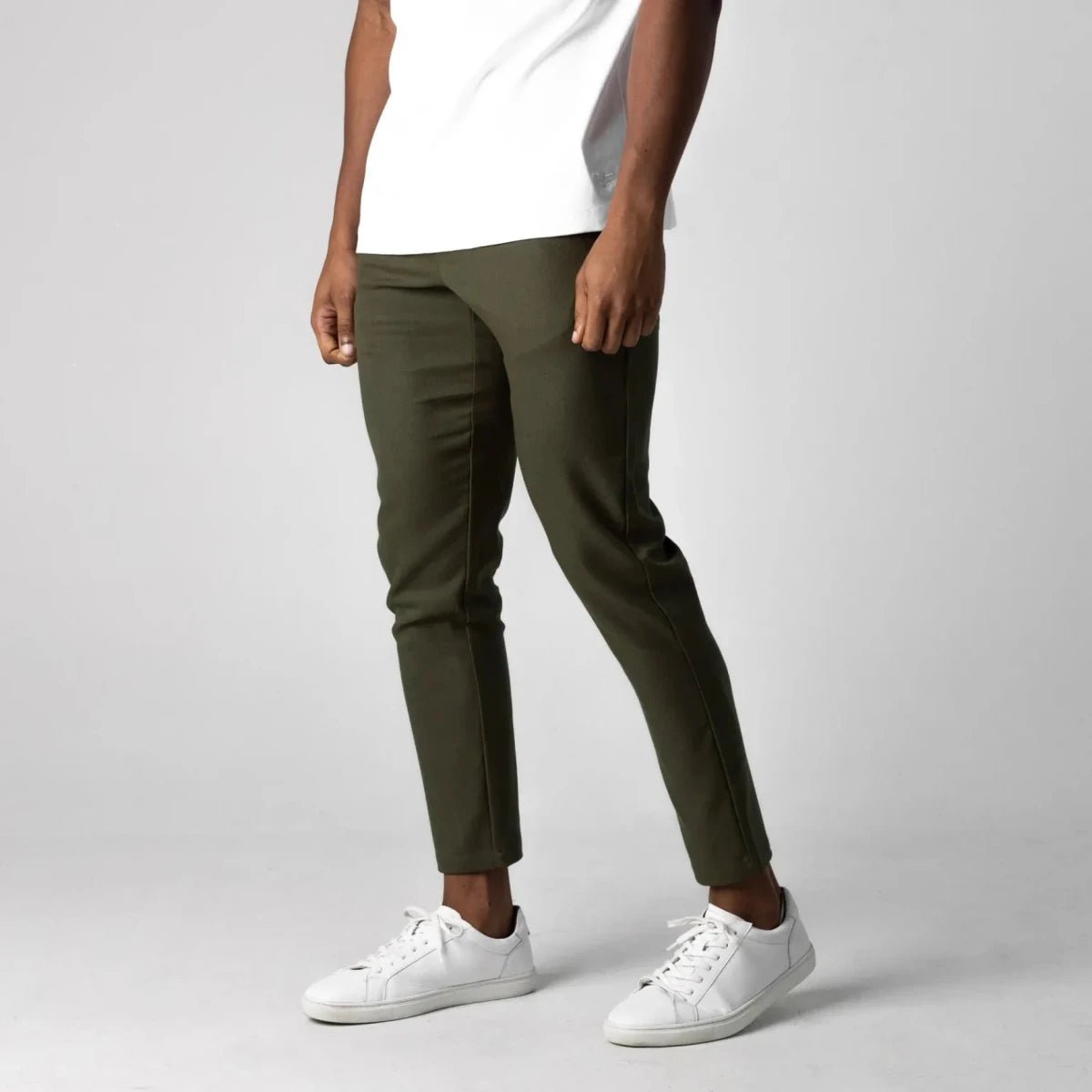 Chino Elástico Premium Aura - AURA