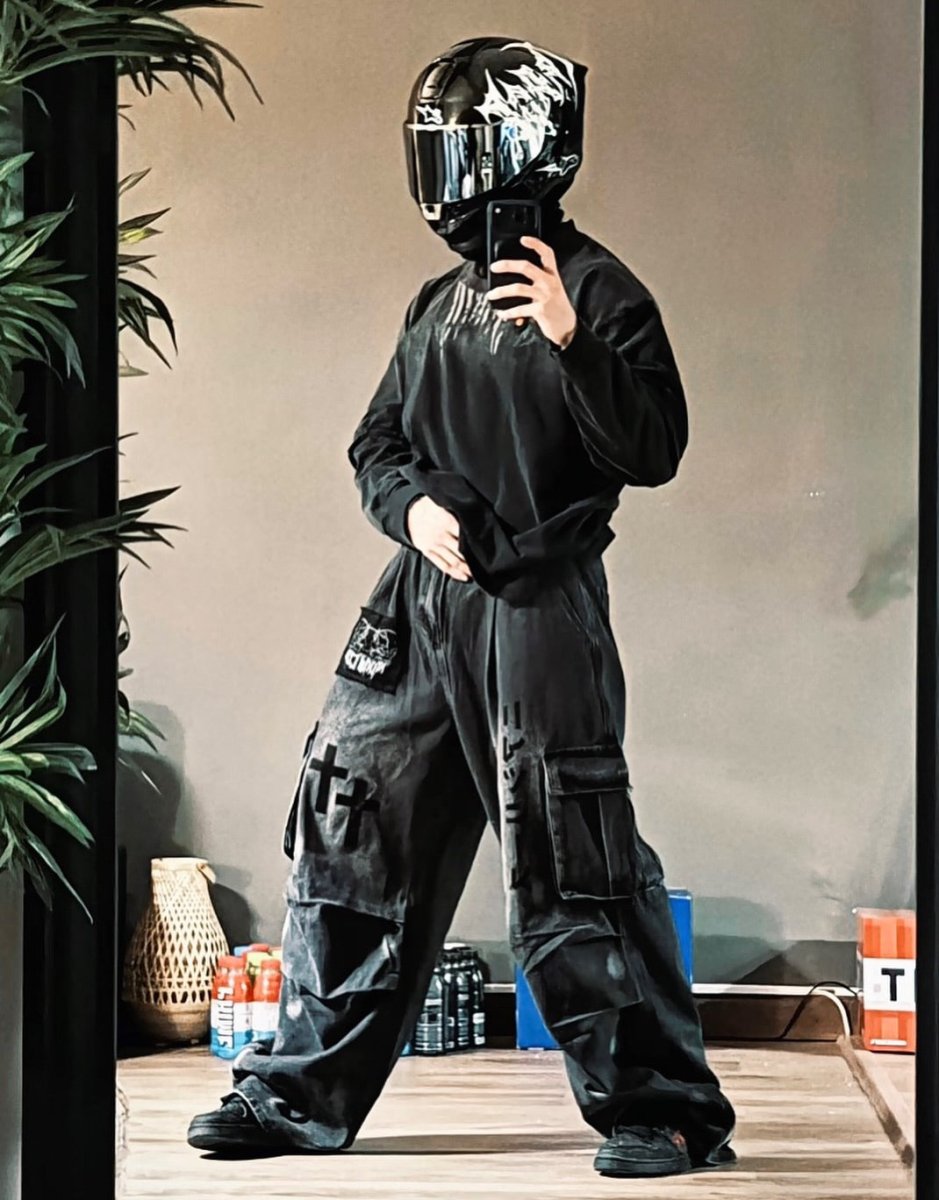 Dark Graffiti Patchwork Cargo Jeans（Free Belt and Chain Included） - AURA