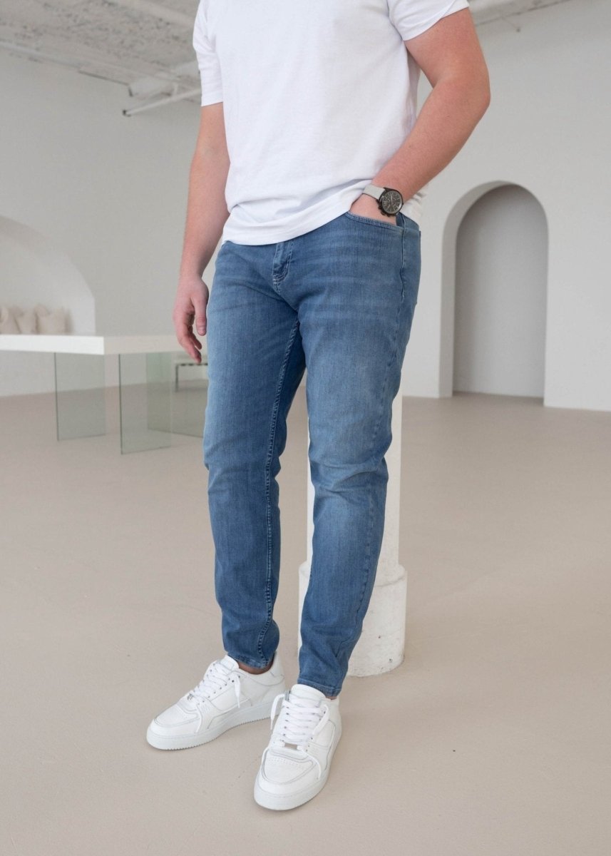 Slim Comfort Jeans In Light Blue - AURA
