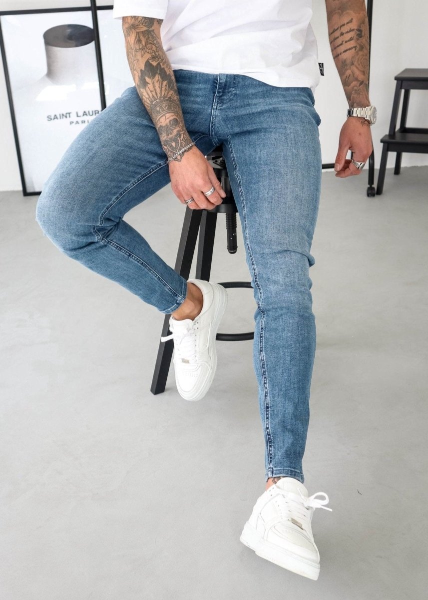Slim Comfort Jeans In Light Blue - AURA