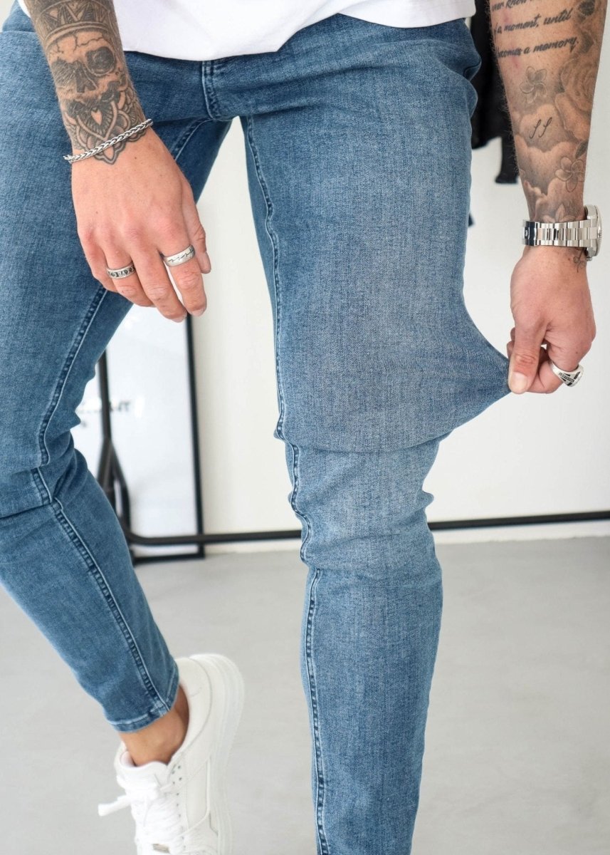 Slim Comfort Jeans In Light Blue - AURA