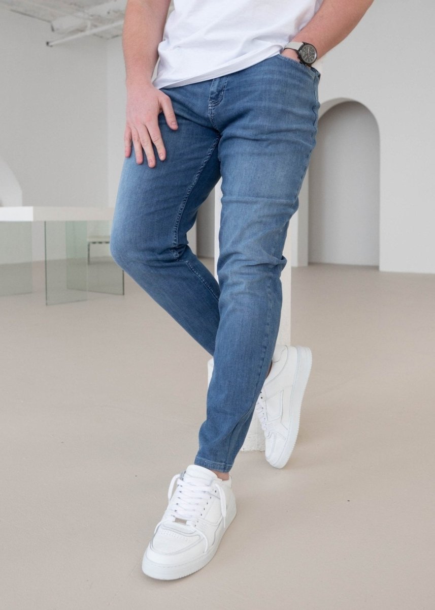 Slim Comfort Jeans In Light Blue - AURA