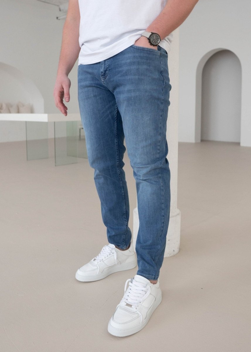 Slim Comfort Jeans In Light Blue - AURA