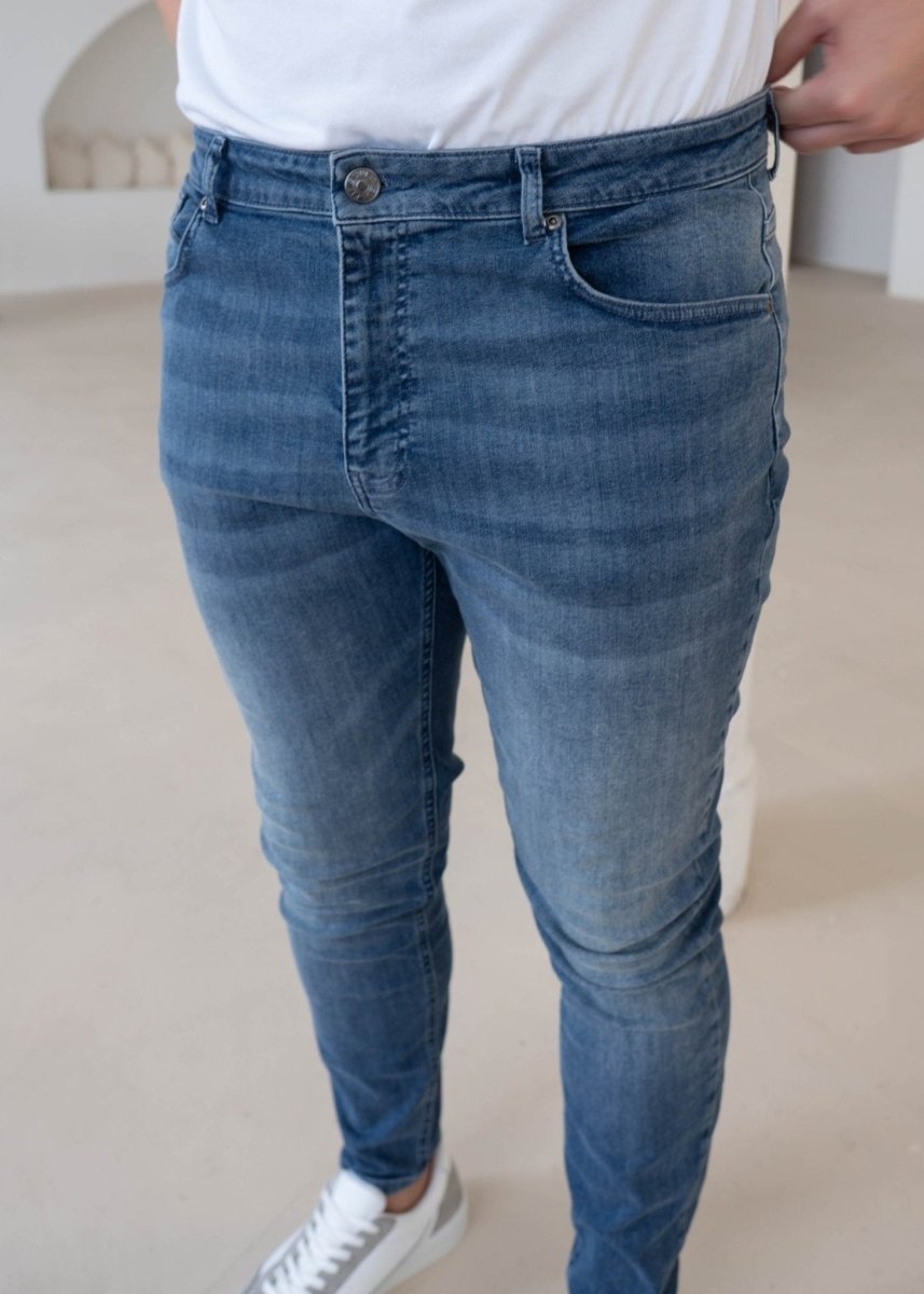 Slim Comfort Jeans In Stone Light Blue - AURA
