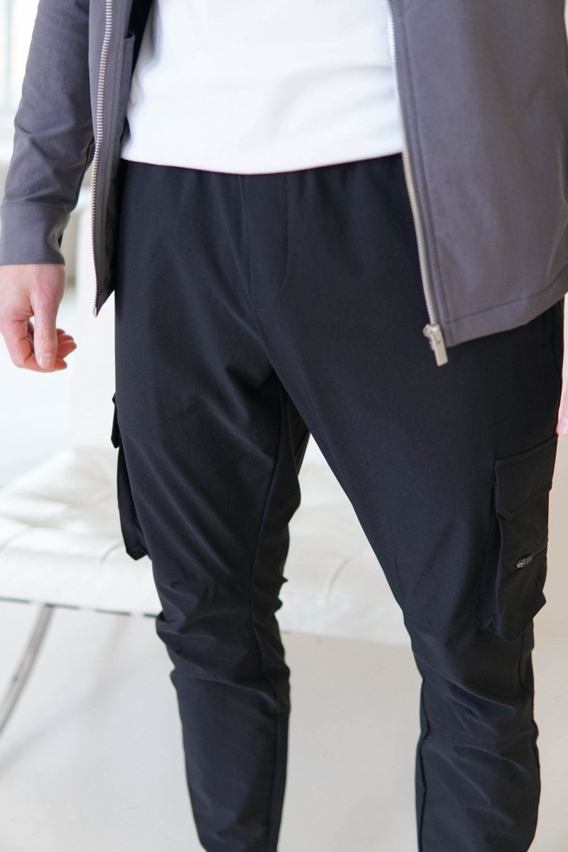 Tech Stretch Cargo Pant In Black - AURA