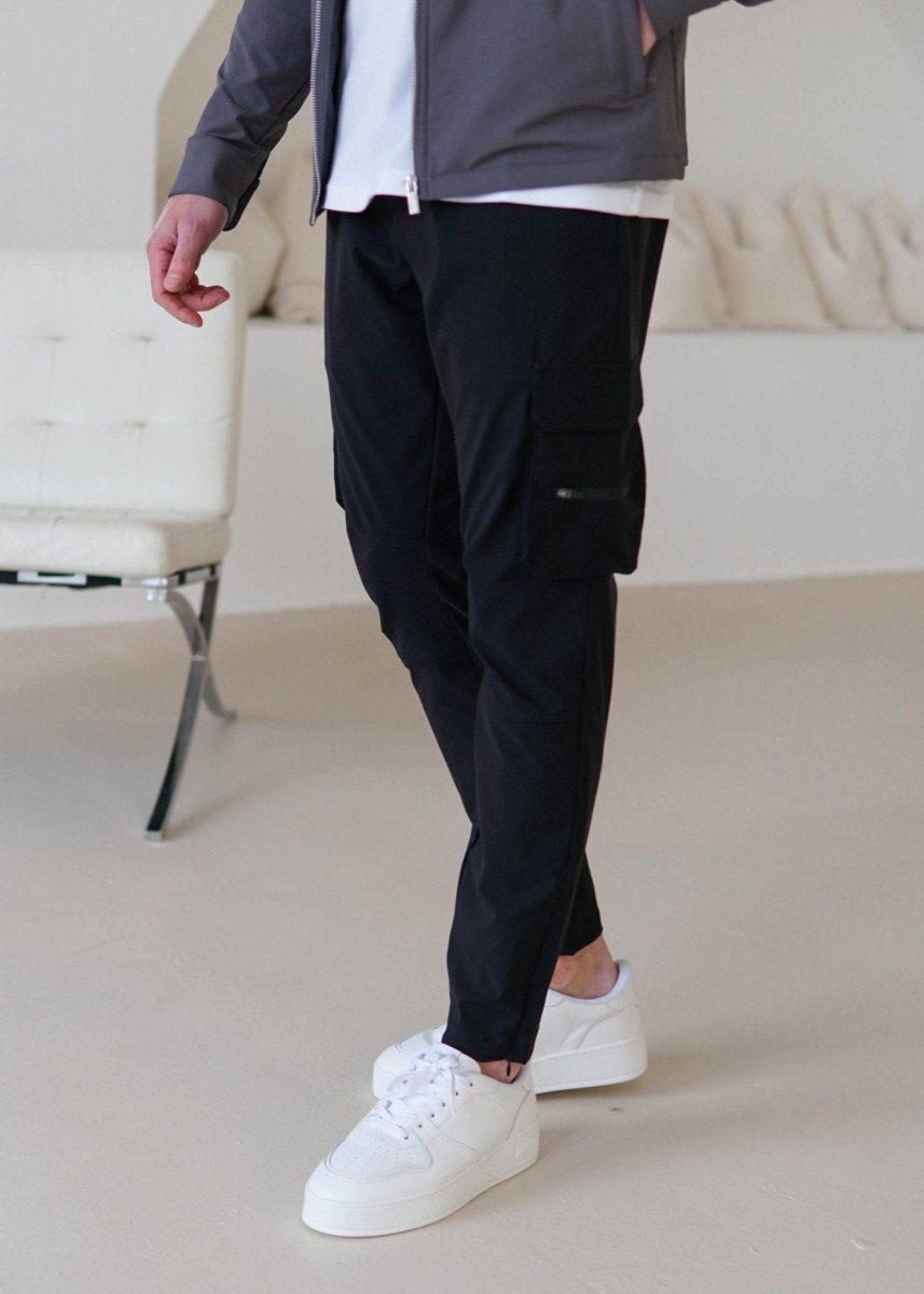 Tech Stretch Cargo Pant In Black - AURA