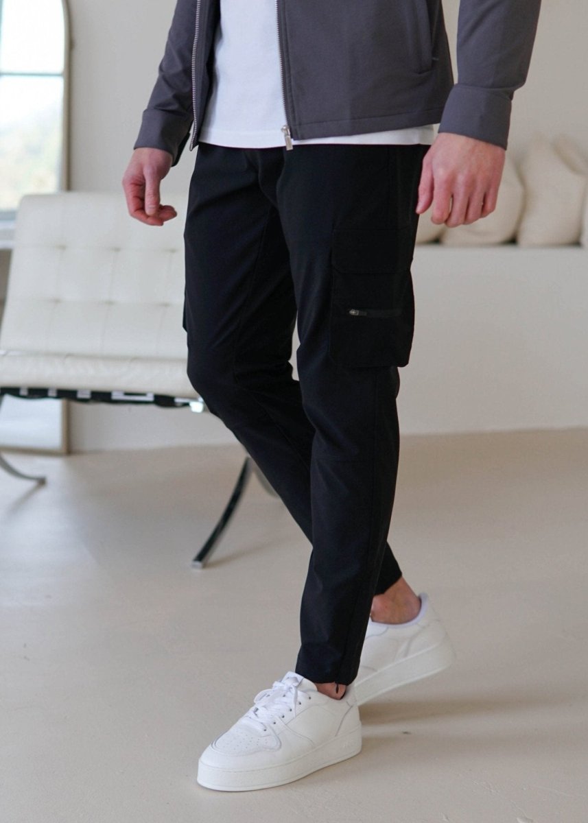Tech Stretch Cargo Pant In Black - AURA