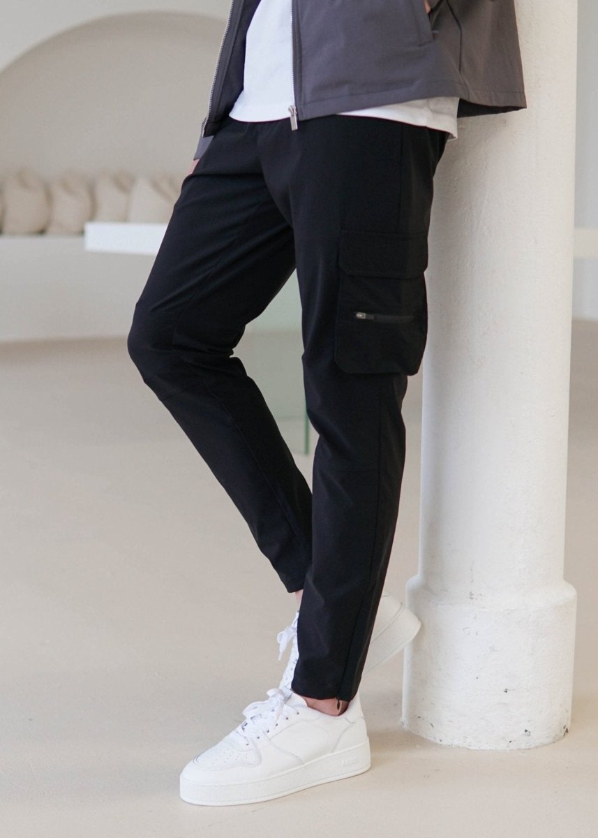 Tech Stretch Cargo Pant In Black - AURA