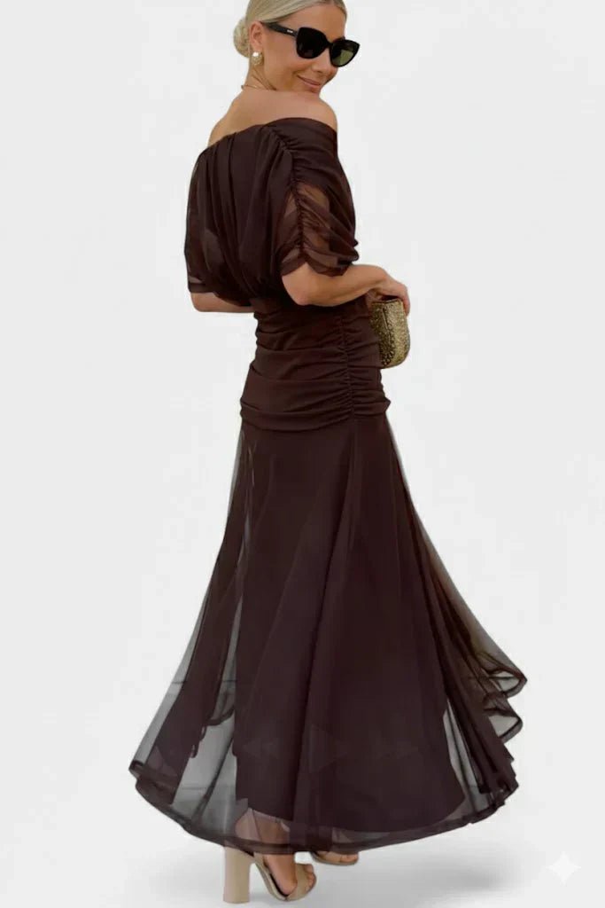 Velora | Vestido Elegante con Escote - AURA